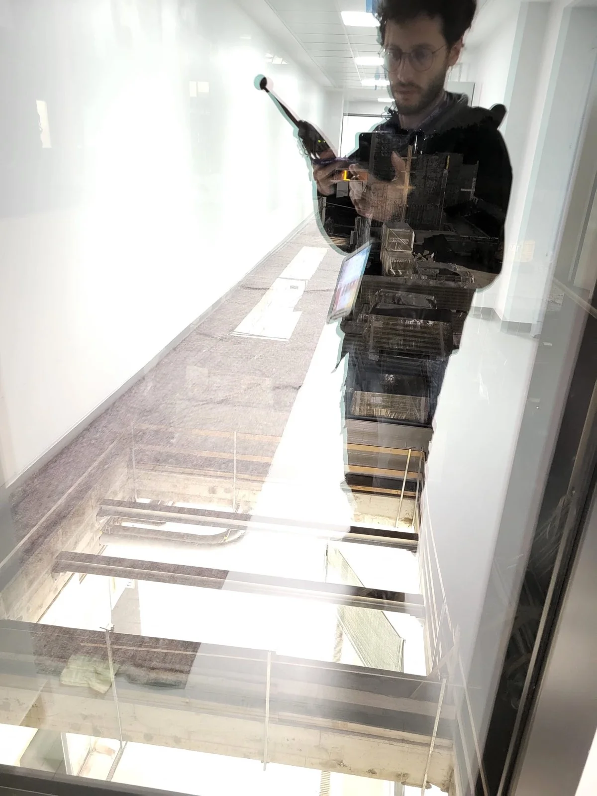 Acoustic measurement during a building survey